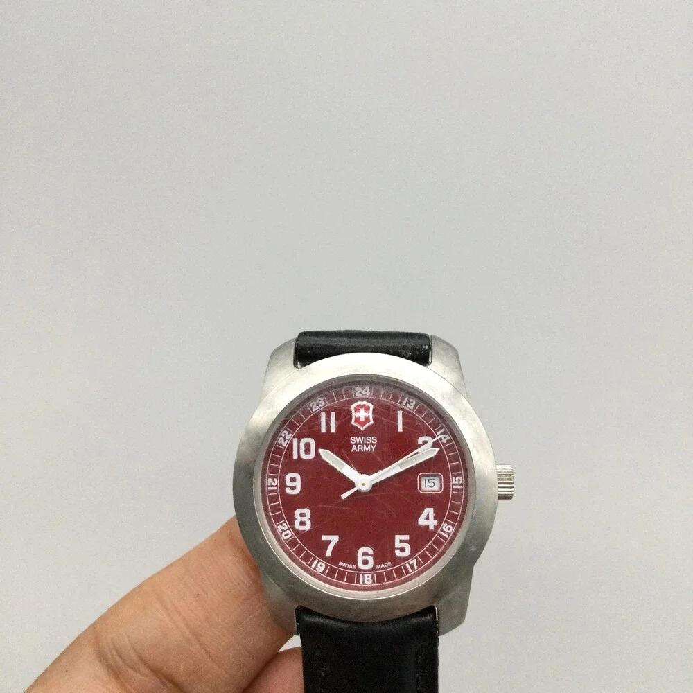 Victorinox Swiss Army Garrison Womens Watch 30mm Red Dial Leather New Battery